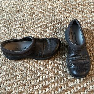 Merrell women’s clog mules size 8.5